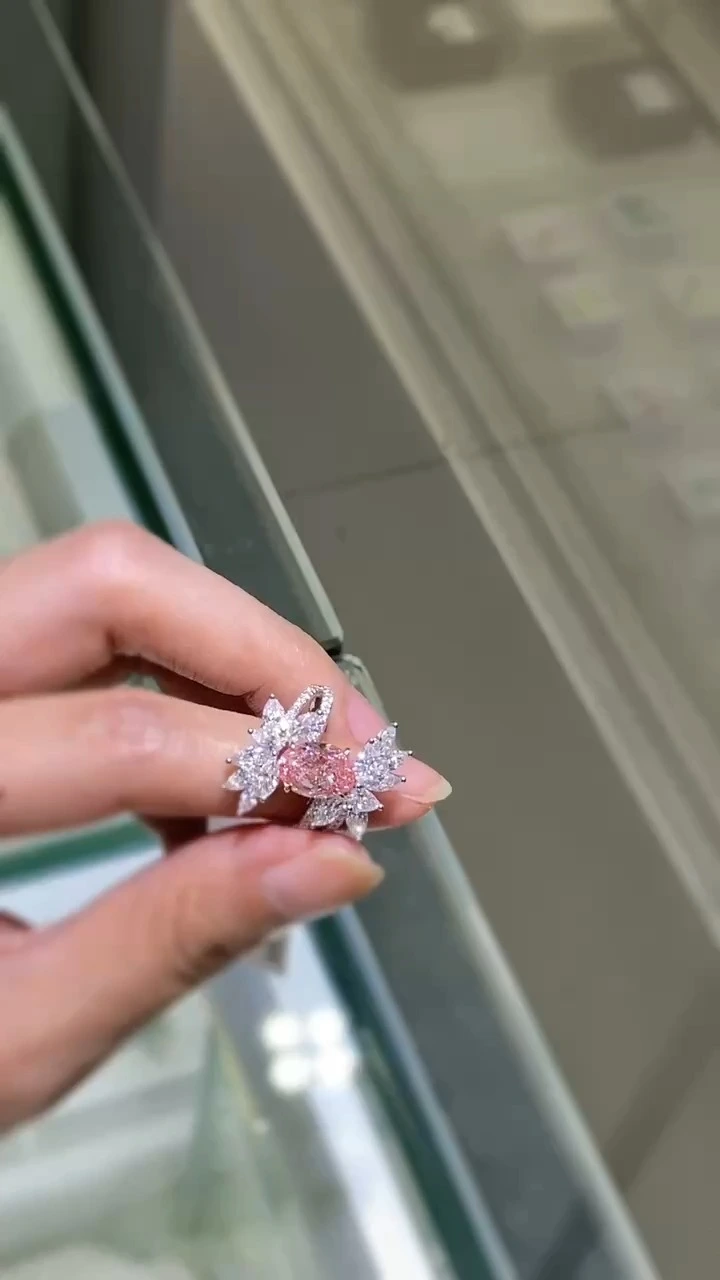 18K White Gold Lab Grown Diamond Petaling Ring 1