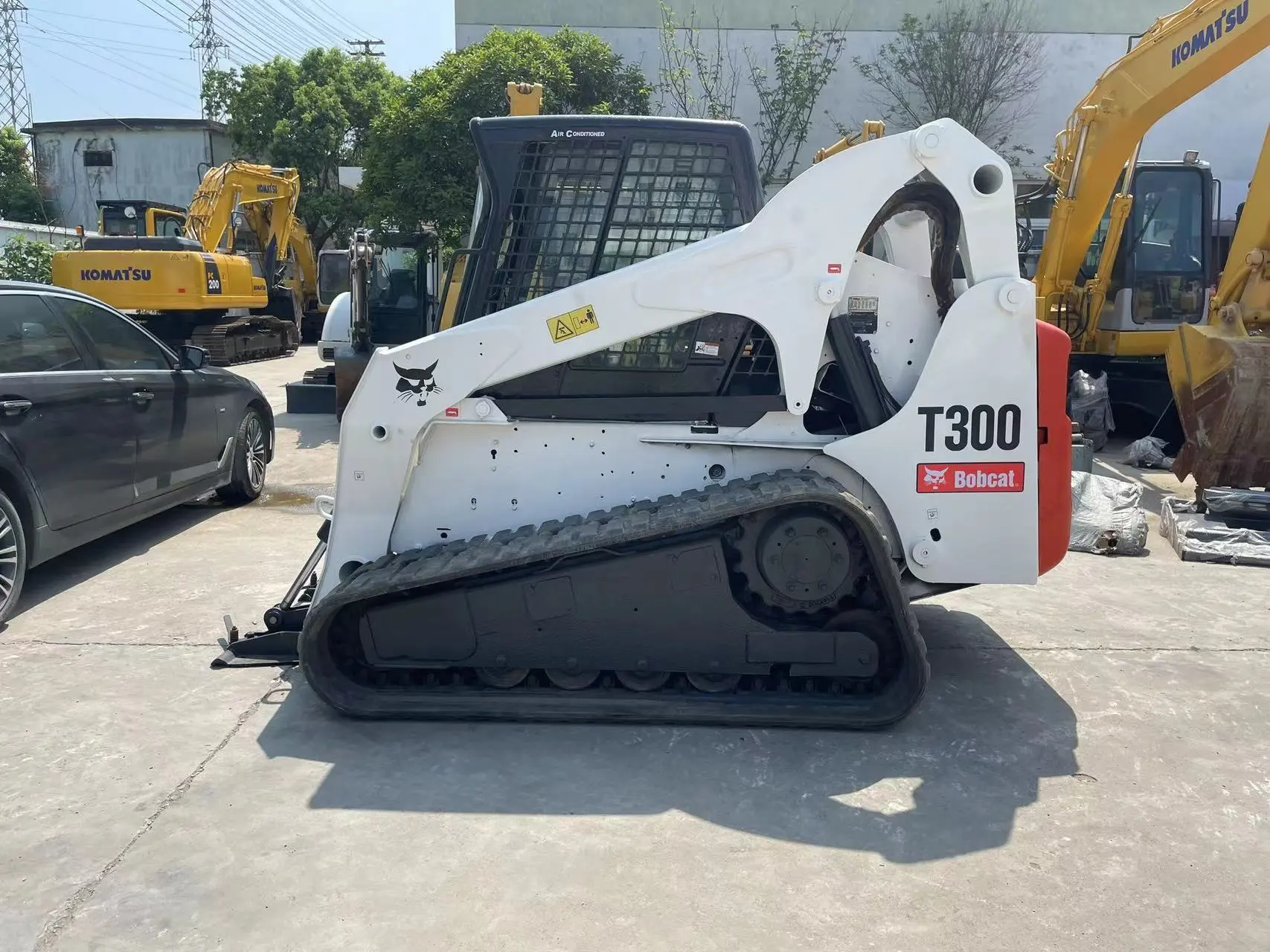 2016 BOBCAT T300 Used Skid Steer Loader High Quality Secondhand Crawler Loader in Shanghai Yard 1
