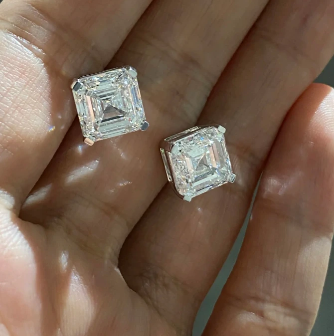 18K Gold Asscher Shape Earrings For Engagement 1