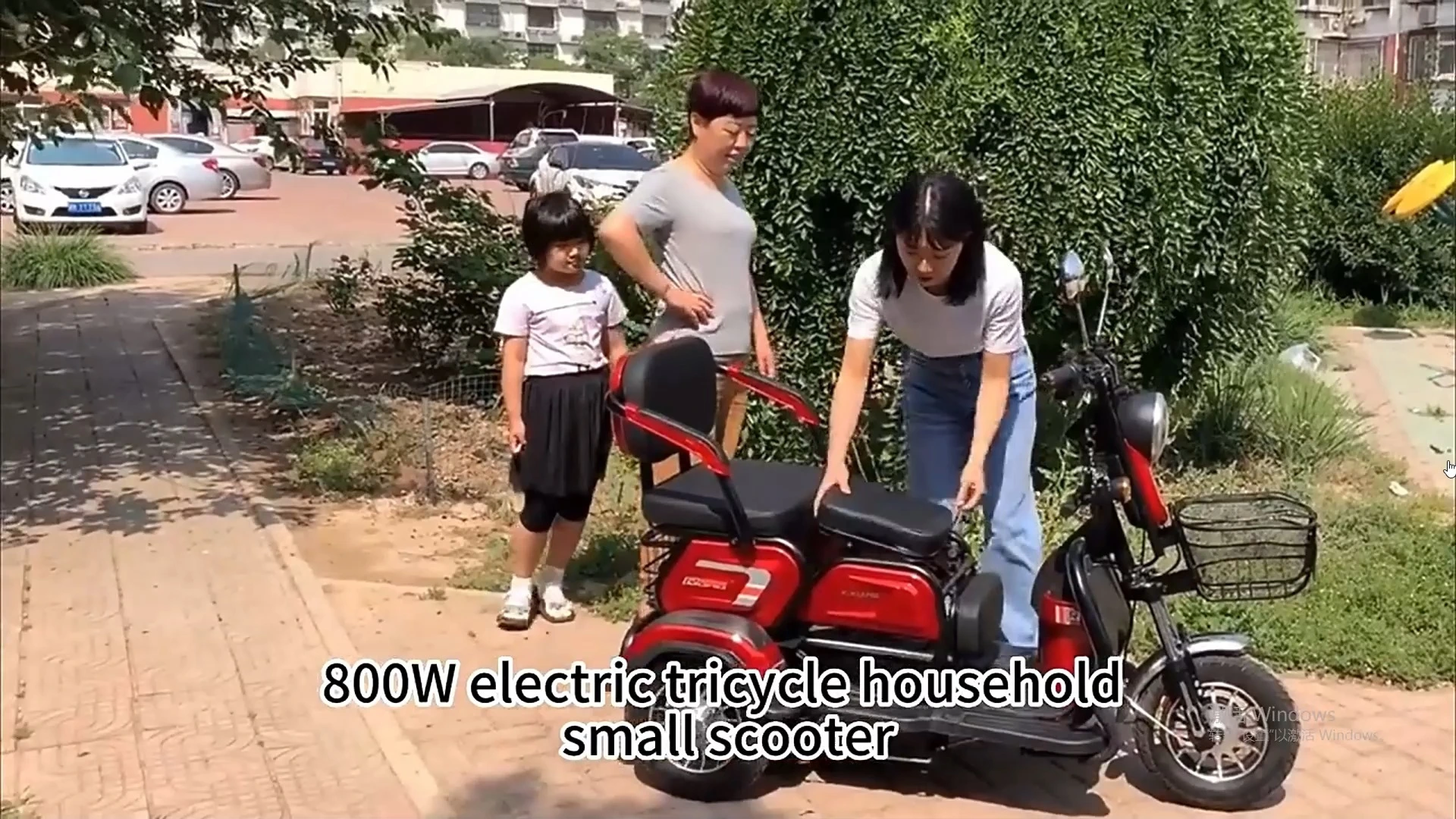 Factory Supply New Light Three-seater Tricycle Electric with Child Seat 600W 48v Elderly Pick up Child 3 Seats Move Rear Bucket 1