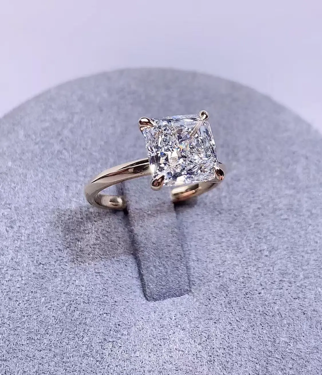 18k Lab Diamond Ring 3.16ct E VS1 Cushion Cut Diamonds 1