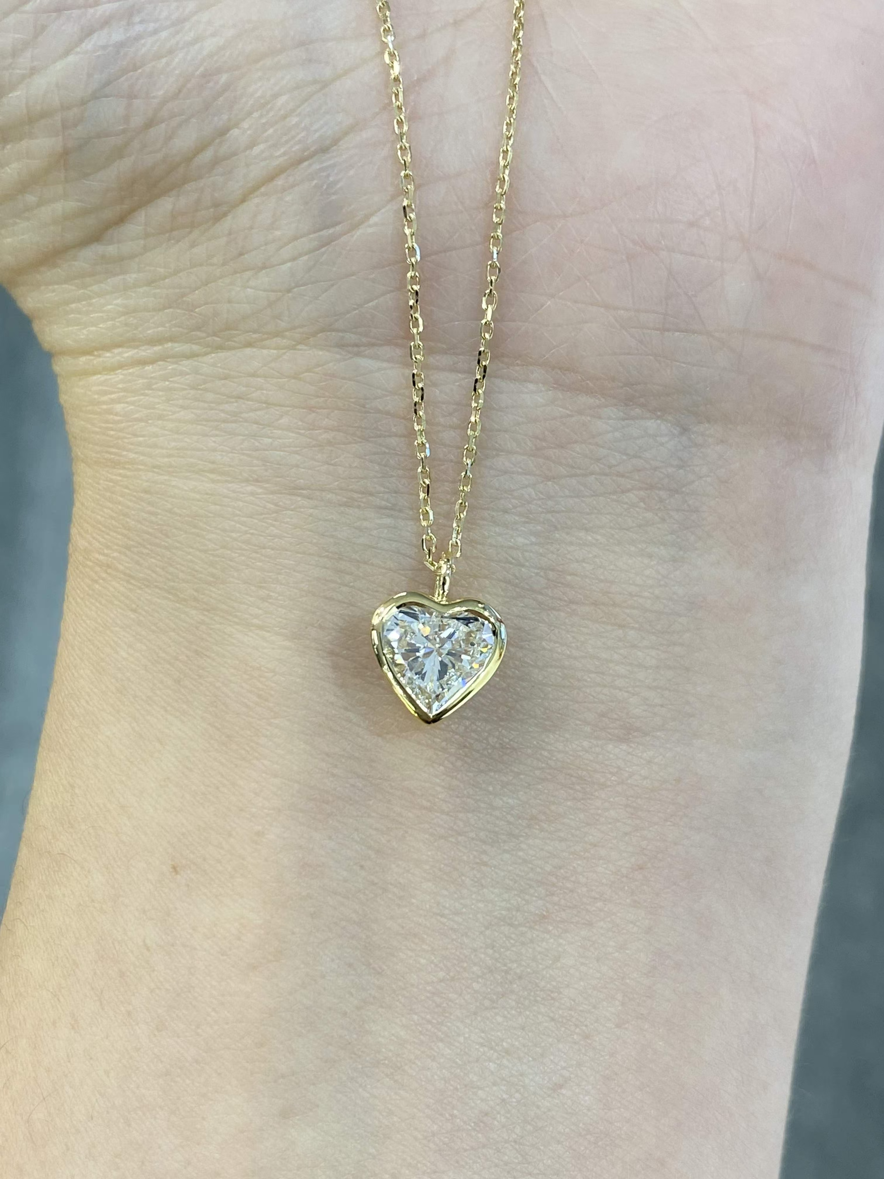 18K Yellow Gold Heart Shaped Necklace 1