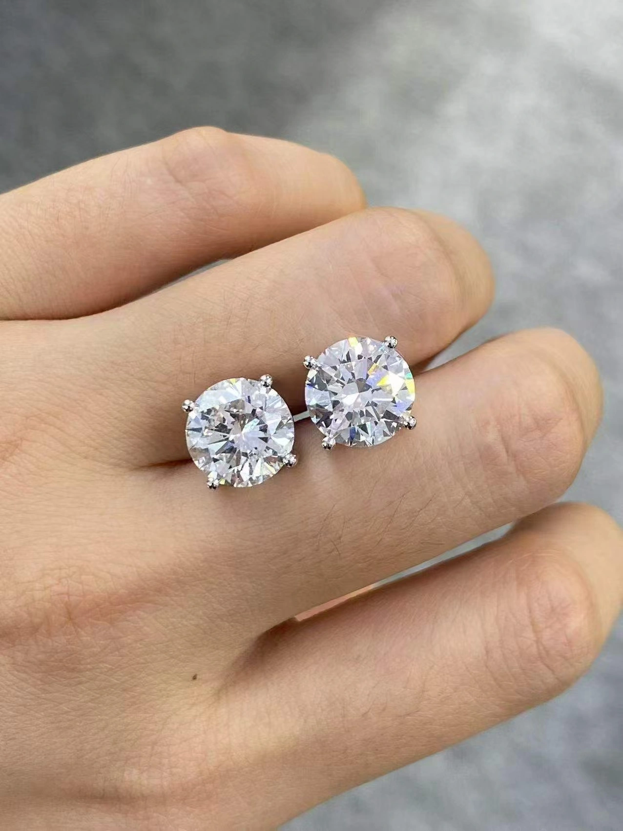 18k White Gold Cultivated Diamond Stud Earrings 2.15ct 1