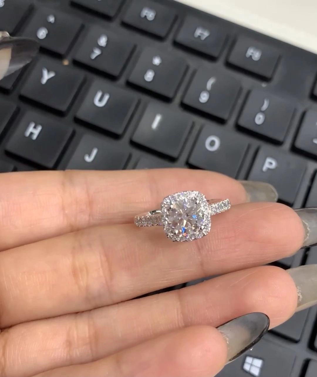 Lab-grown diamond 1-carat square-shaped engagement ring in 18k white gold 1