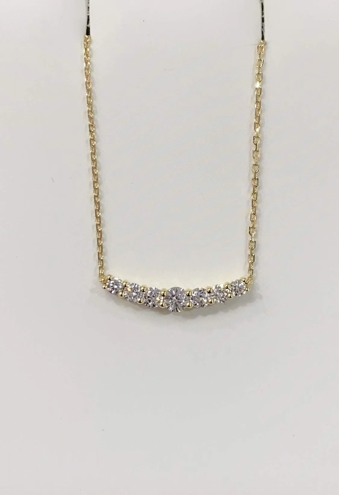 18K gold laboratory-grown diamond smile necklace VS1 E 1