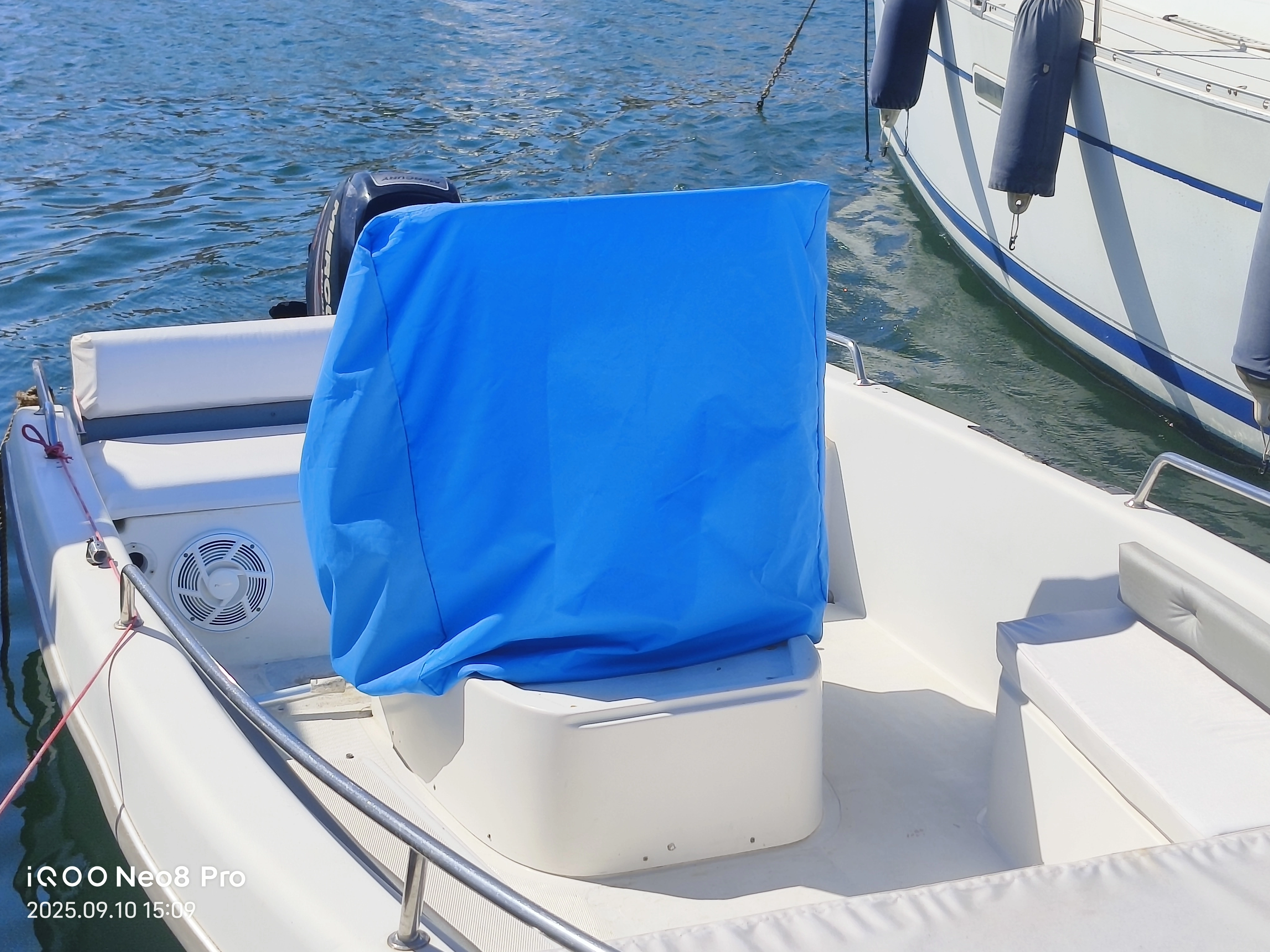 カスタムコンソールカバー：ボートの電子機器を保護する必須アイテム 1