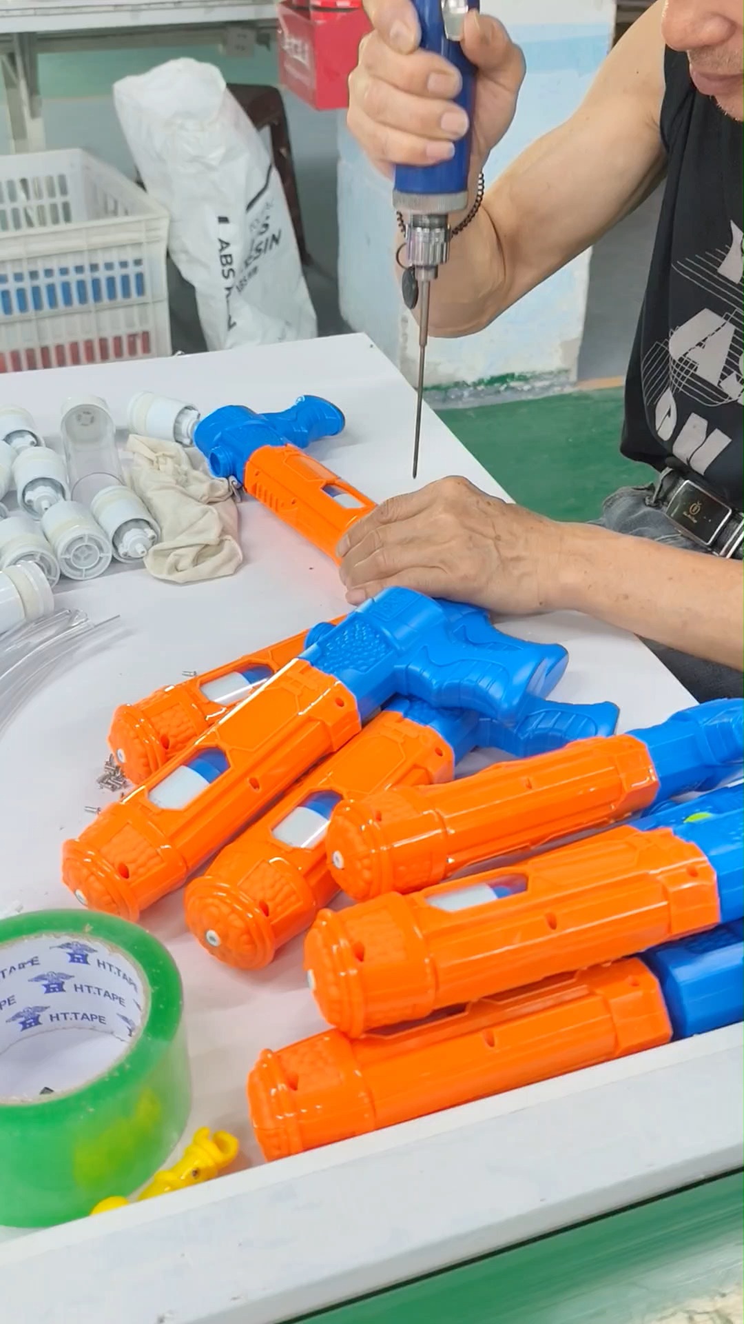 Inspección de calidad inmersiva, pistola de espuma, alivio del estrés y sonidos de fábrica.
