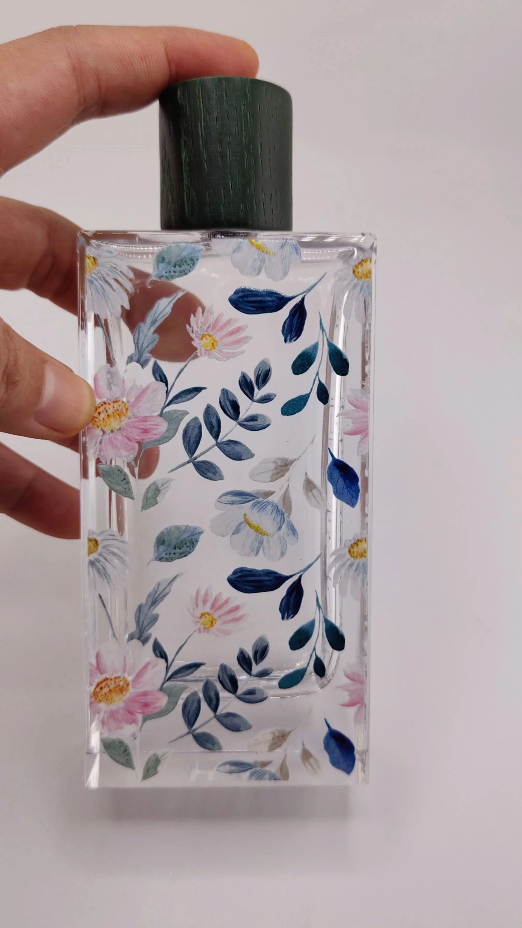Wholesale High Quality 100 ml Perfume Bottle Manufacturer Rectangle Perfume Bottle Flower design Empty Spray Perfume Bottles with Box 1