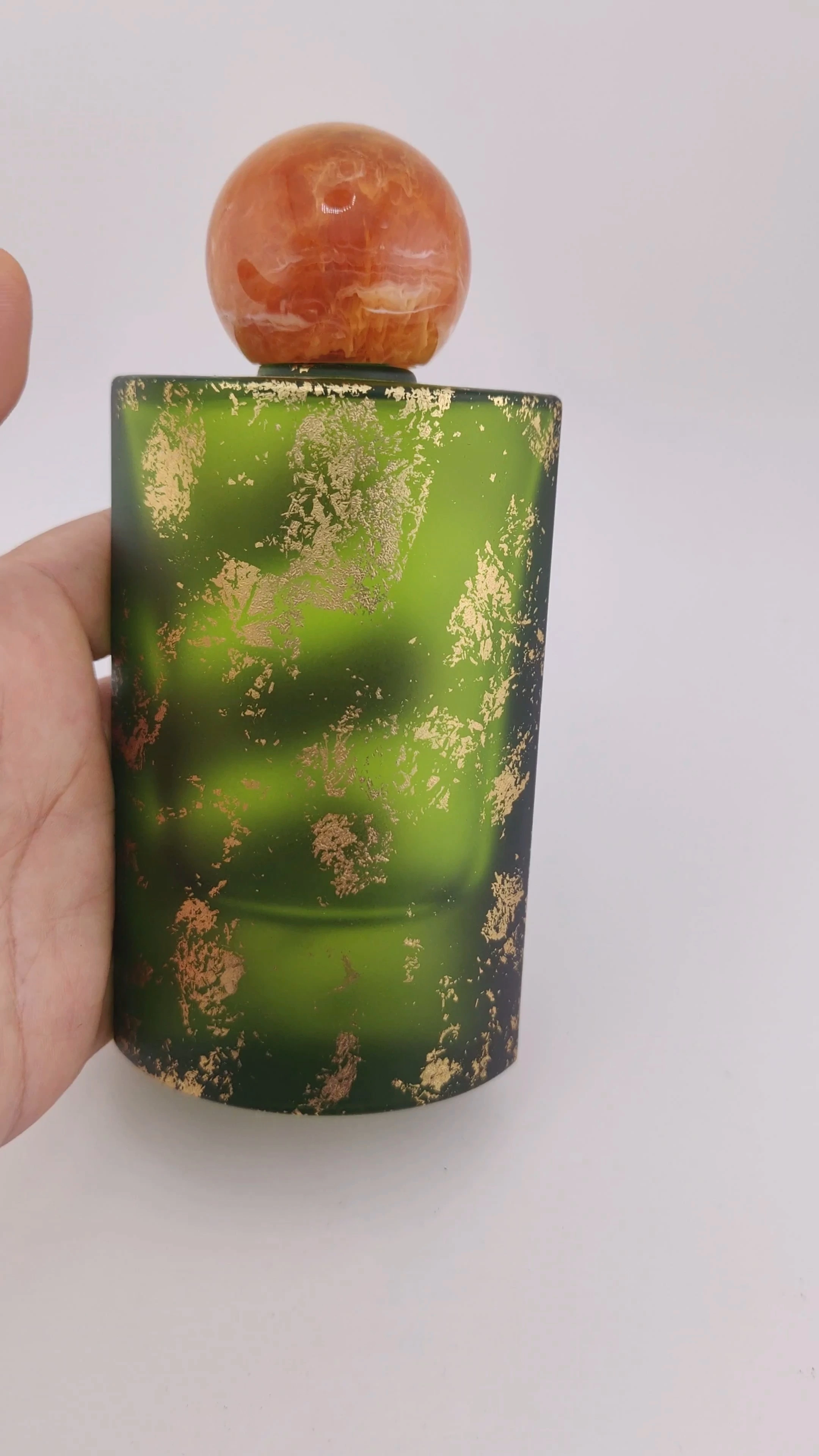 Glamorous New Design Custom Popular Ball Cap Pump Sprayer Glass Bottle Empty clear Perfume Bottle 30ml 50ml 100ml Glass Perfume Bottle with Lid Luxury perfume bottle 1