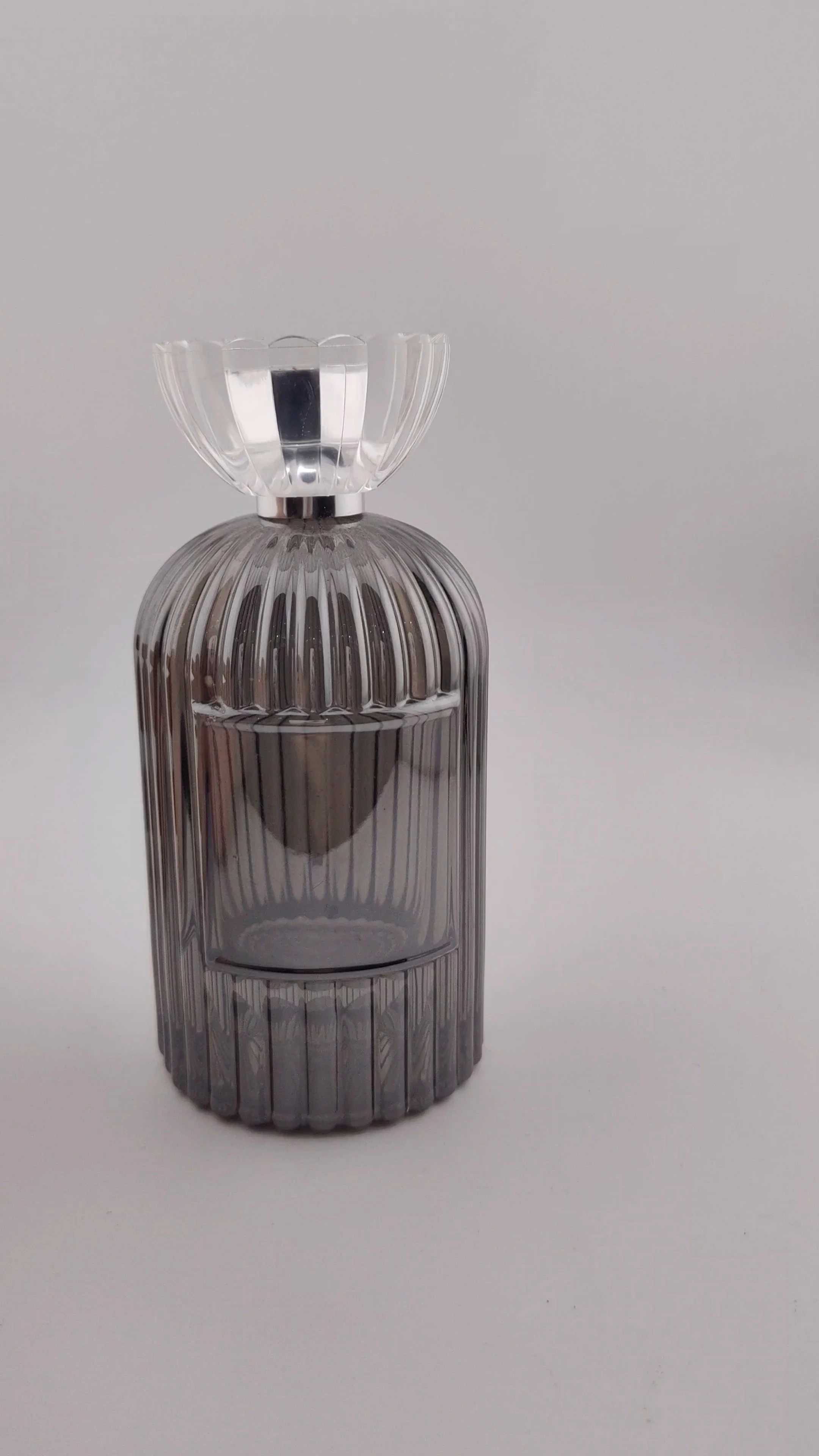 Exquisitas botellas de perfume, nuevo diseño, botella de perfume transparente vacía personalizada, botella de perfume de vidrio de 30 ml, 50 ml y 100 ml con tapa, botella de perfume de lujo. 1