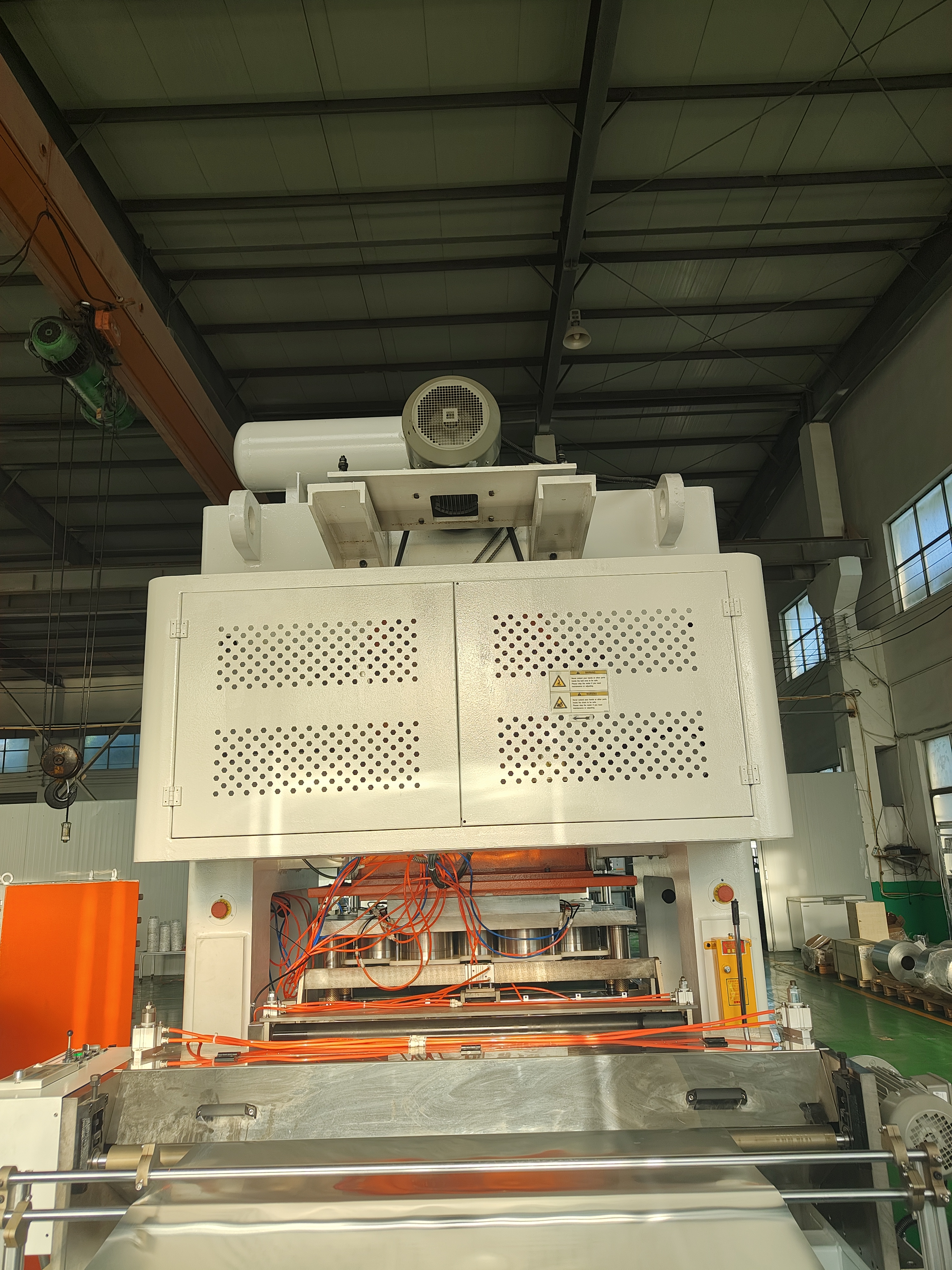 Máquina para fabricar envases de papel de aluminio T80 de grado alimenticio con motor SIEMENS 5