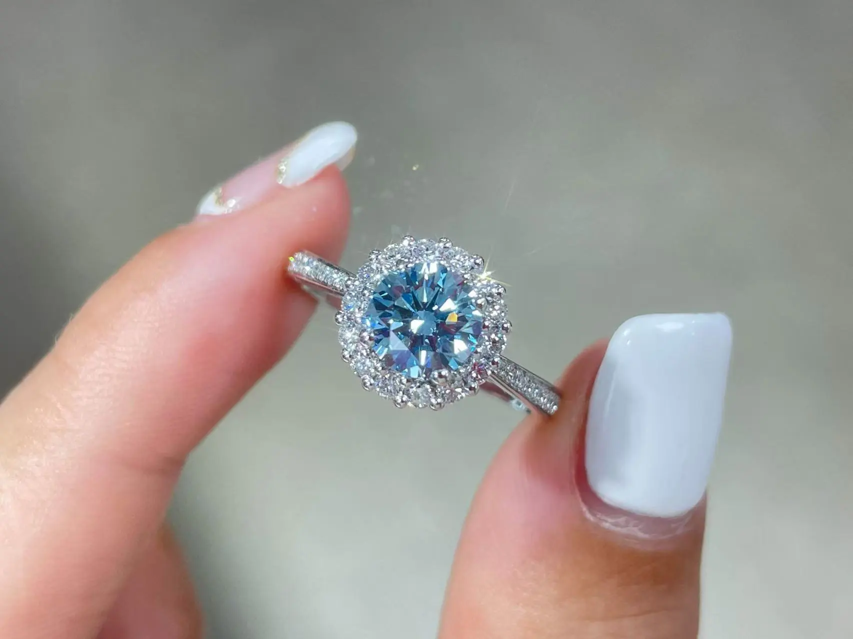 Excellent Brilliant Lab Grown Round Cut Fancy Intense Blue VVS2 Clarity Diamond Enagement Ring 1