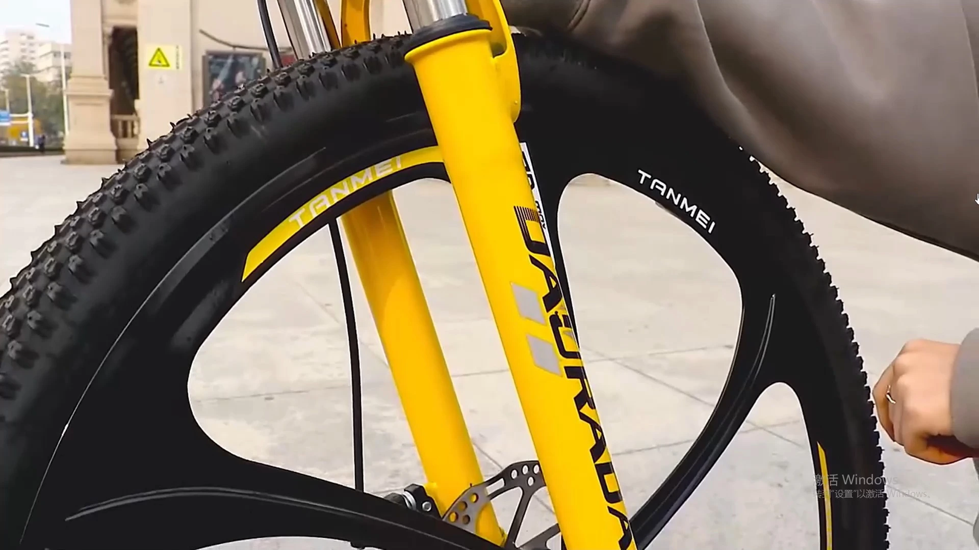 Hot Sale Popular Product High Quality Eco-friendly 29 Inch Size Wheel Folding Bike Cycling Steel Frame Folding Mountain Bicycle 1