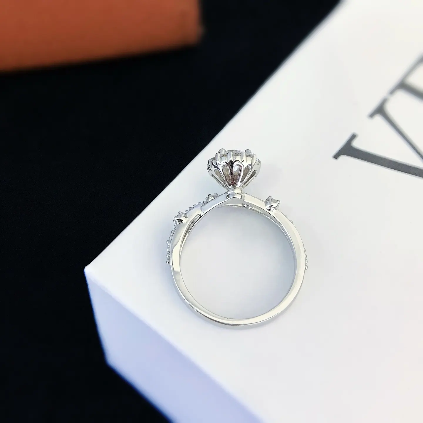 Customized Lab Created Halo Engagement Rings Supplier Fast Delivery 5