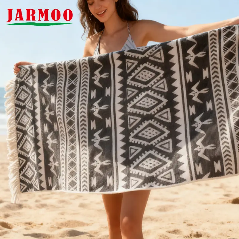 Serviette de plage rectangulaire ronde en coton avec pompons personnalisés 1