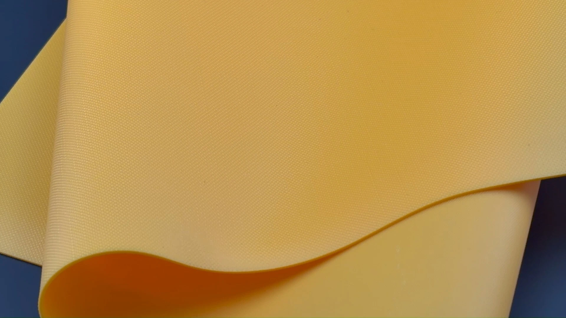 Film PVC jaune anti-perforation de 0,96 mm d&#39;épaisseur 1