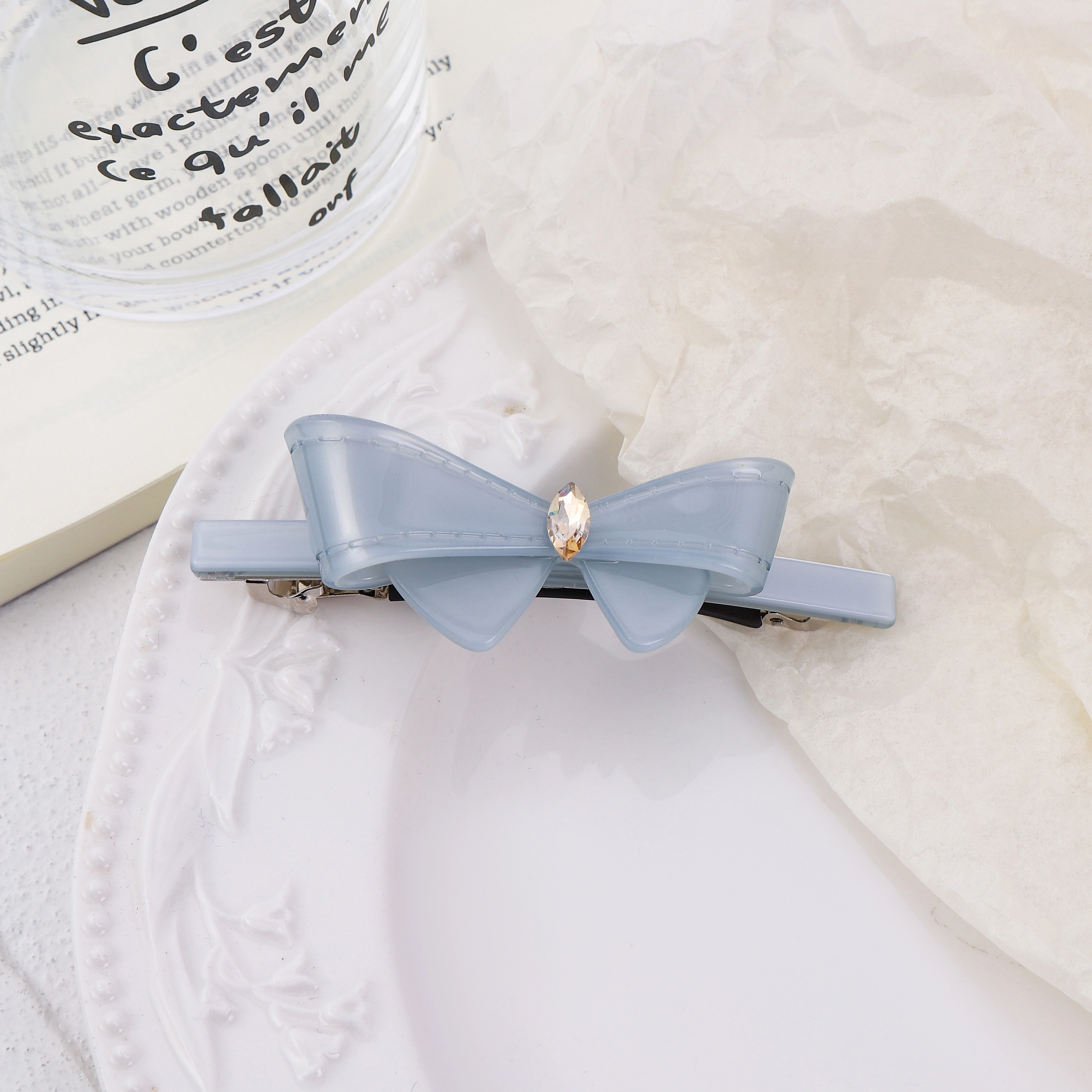 Haarspange mit Schleife aus Essigsäure, federbelastete Haarnadel, ein elegantes Kopfaccessoire für Damen. 1