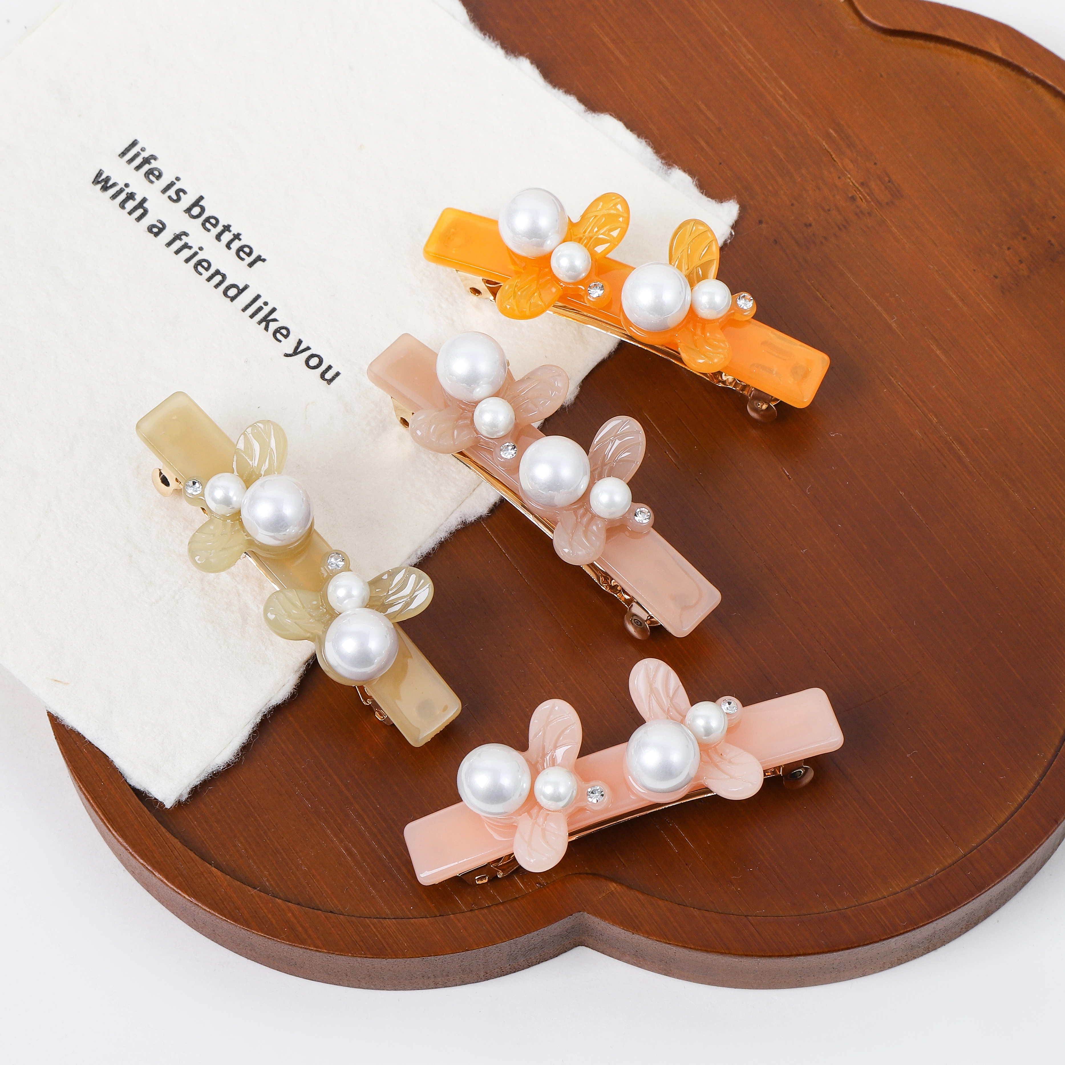 Elegante Haarspange aus Acetat mit floralem Perlenmuster, hochwertiges Haaraccessoire für Damen im minimalistischen Stil 1