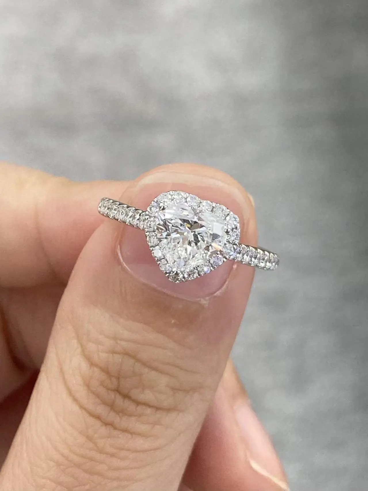 Luxurious 18ct White Gold Lab Grown Excellent Heart Cut VVS Clarity Diamond Ring 1