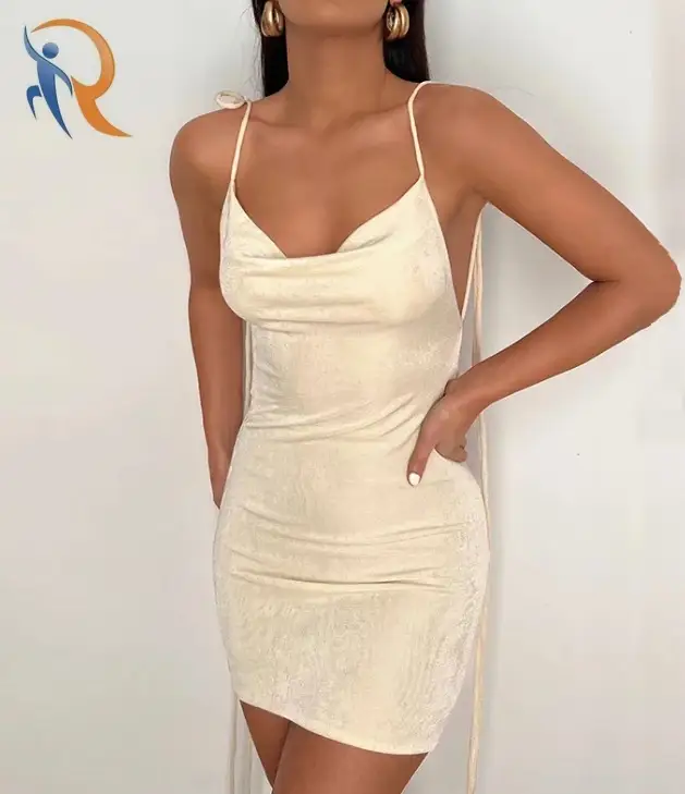 فستان ضيق بقصة ضيقة وفتحة ظهر مفتوحة 1