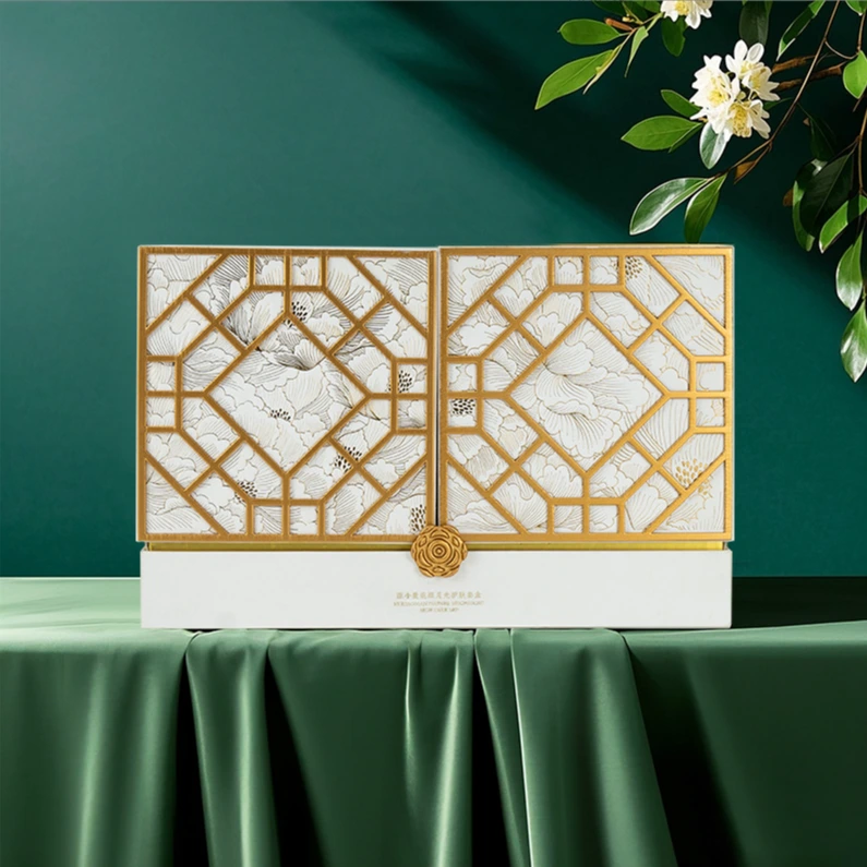 Белая упаковочная коробка для средств по уходу за кожей «Мерцающий веер» 1