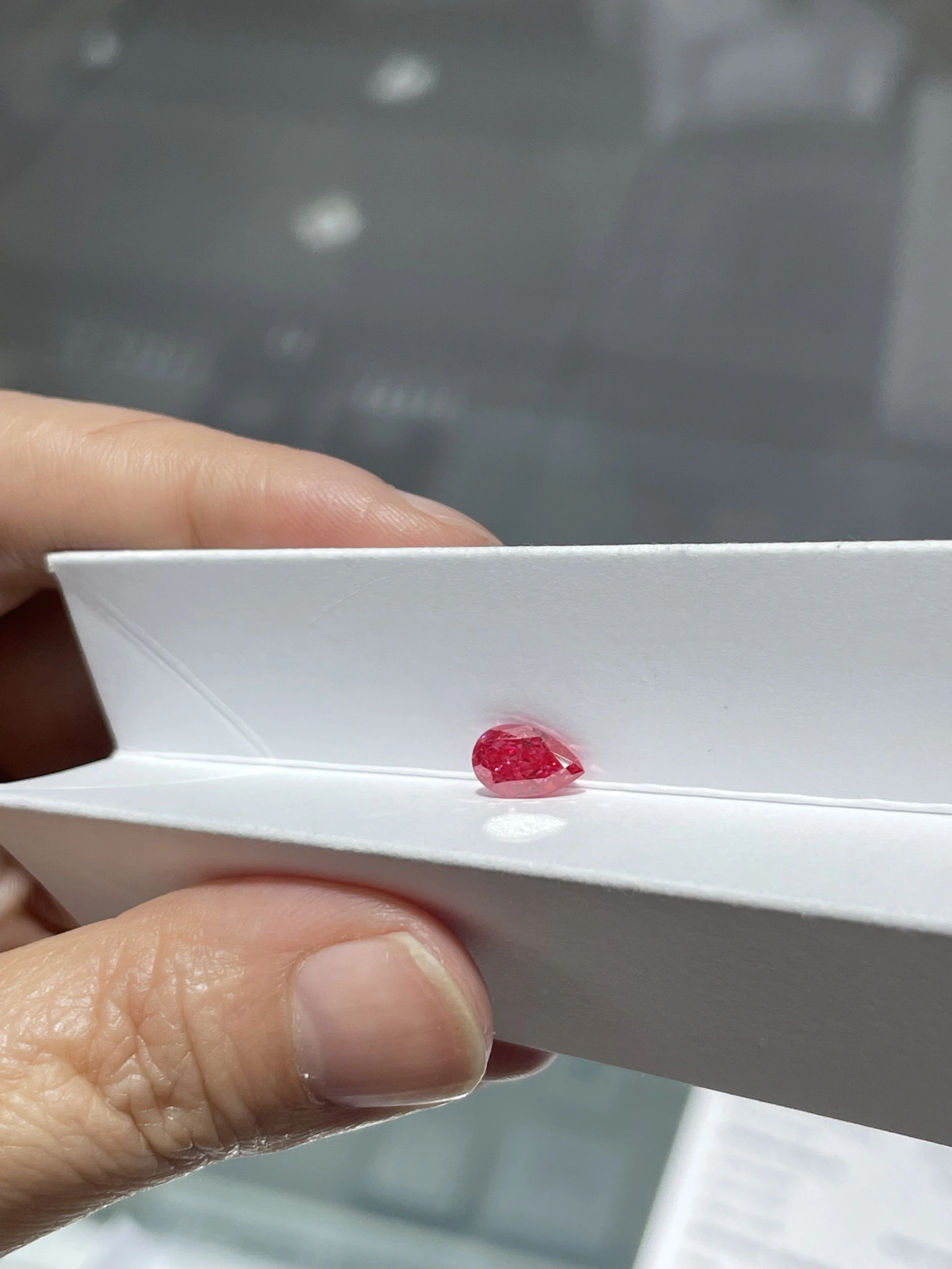 Lab Grown Fancy Vivid Purplish Pink Pear Cut VVS2 Clarity Diamond 1.04ct 1