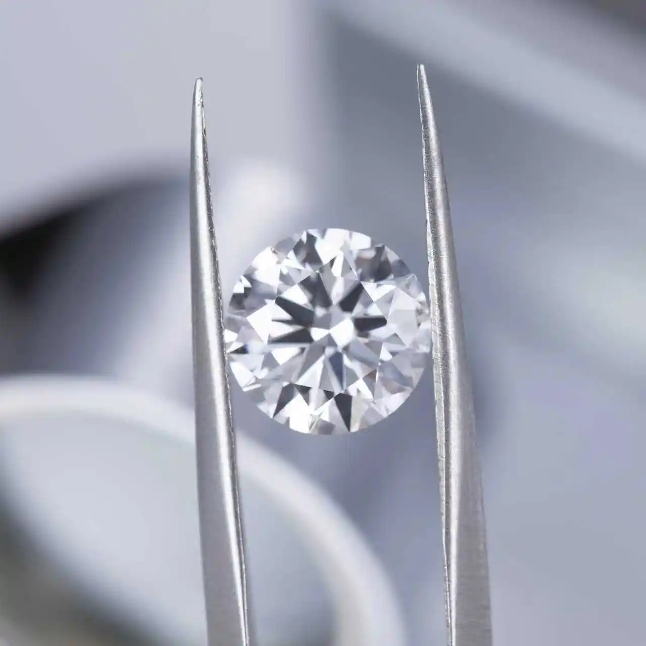 Round 1.59ct E VVS2 Oval 3.08ct E VVS2 IGI lab diamond 1