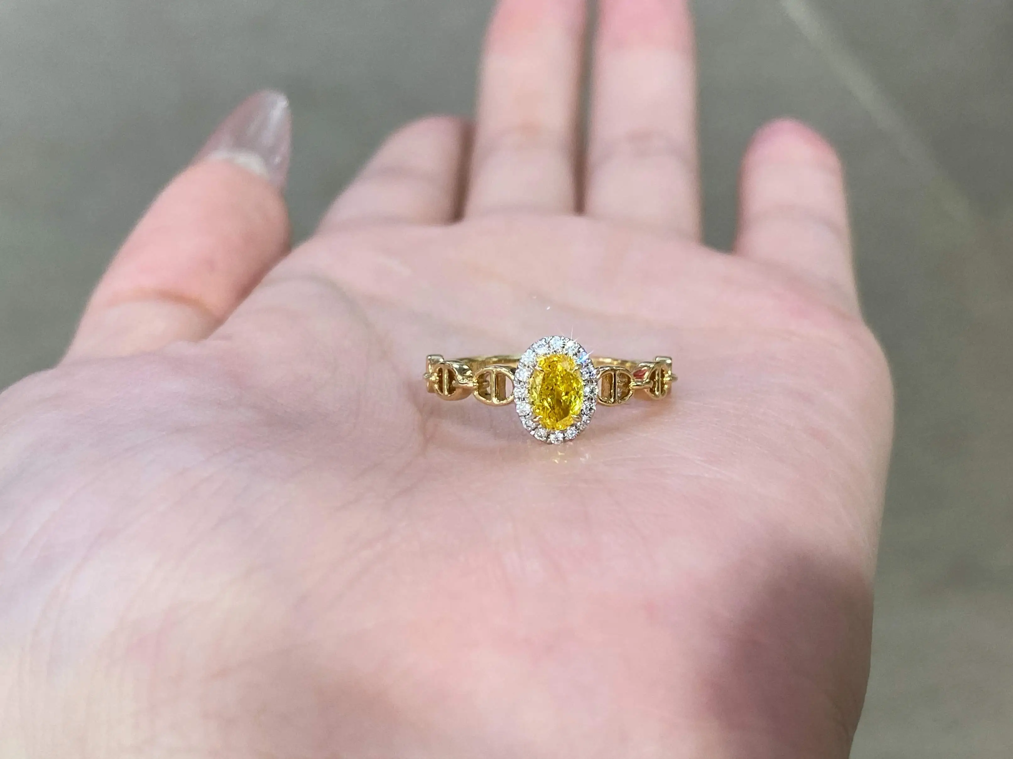 18k gold lab diamonds ring 1.36ct fancy intense yellow with IGI certification 1