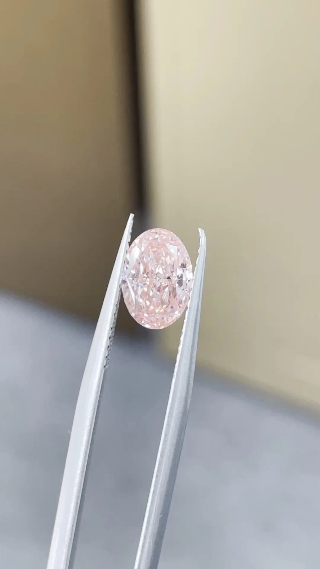 Fancy Intense Pink Lab Grown Oval-Cut VVS2 Clarity Diamond 1.52ct 1