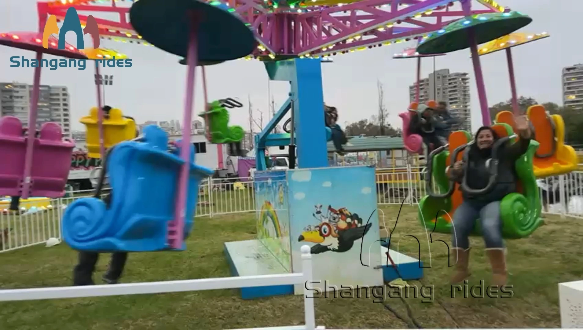 Двойной летающий аттракцион без фундамента, легко складывающийся, складной, парковый аттракцион для ярмарок 1