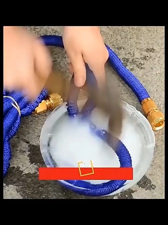 Hochwertige, dehnbare Gartenschläuche (50 Fuß/100 Fuß) mit Messinganschluss 1