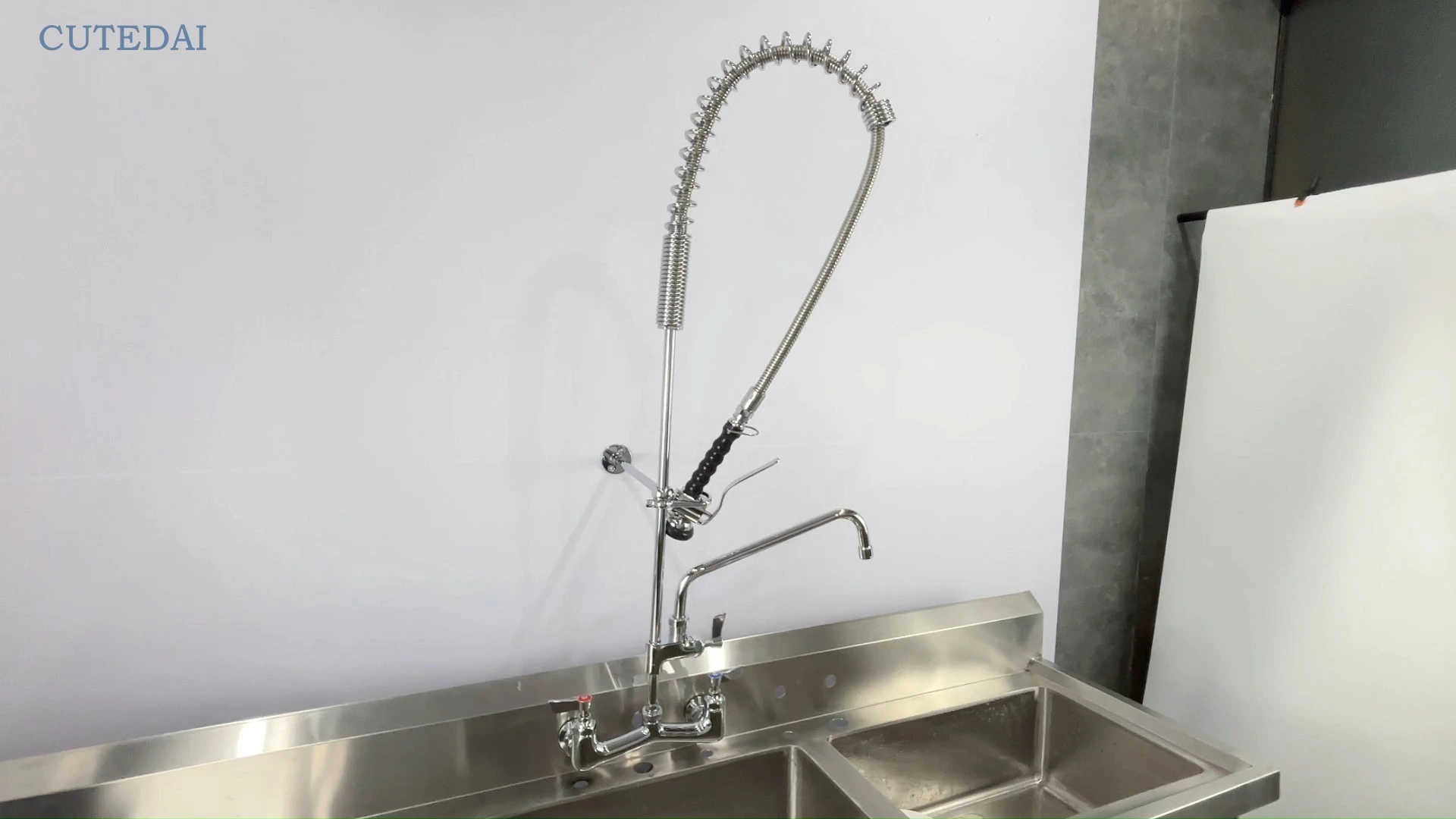 Vorspül-Spültischarmatur für gewerbliche Küchen, Industriedesign, Messing, Ausziehbrause, Chrom, 2-teilig, Wandmontage, für Restaurants und Hotels, hergestellt 1