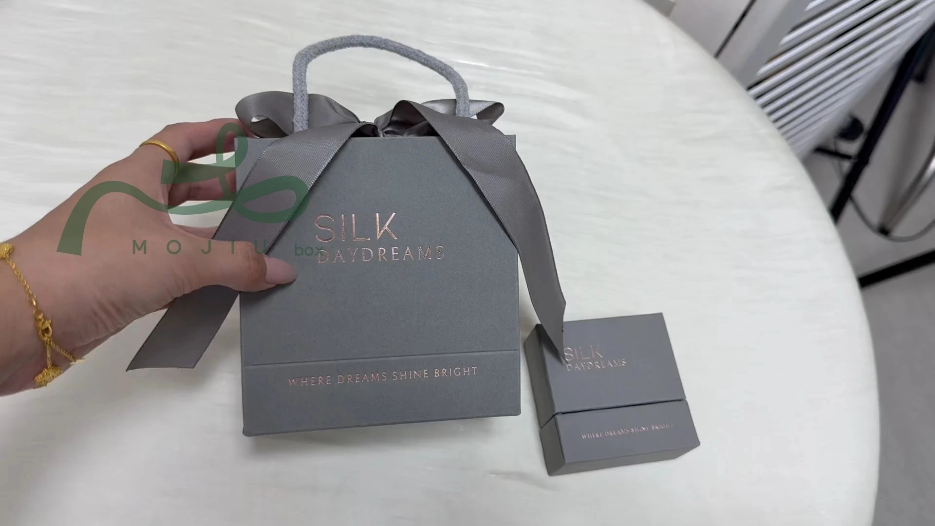 벨벳 안감이 있는 정교한 보석 포장 상자, 반지와 목걸이 포장에 적합, 사용자 정의 로고 포함 1