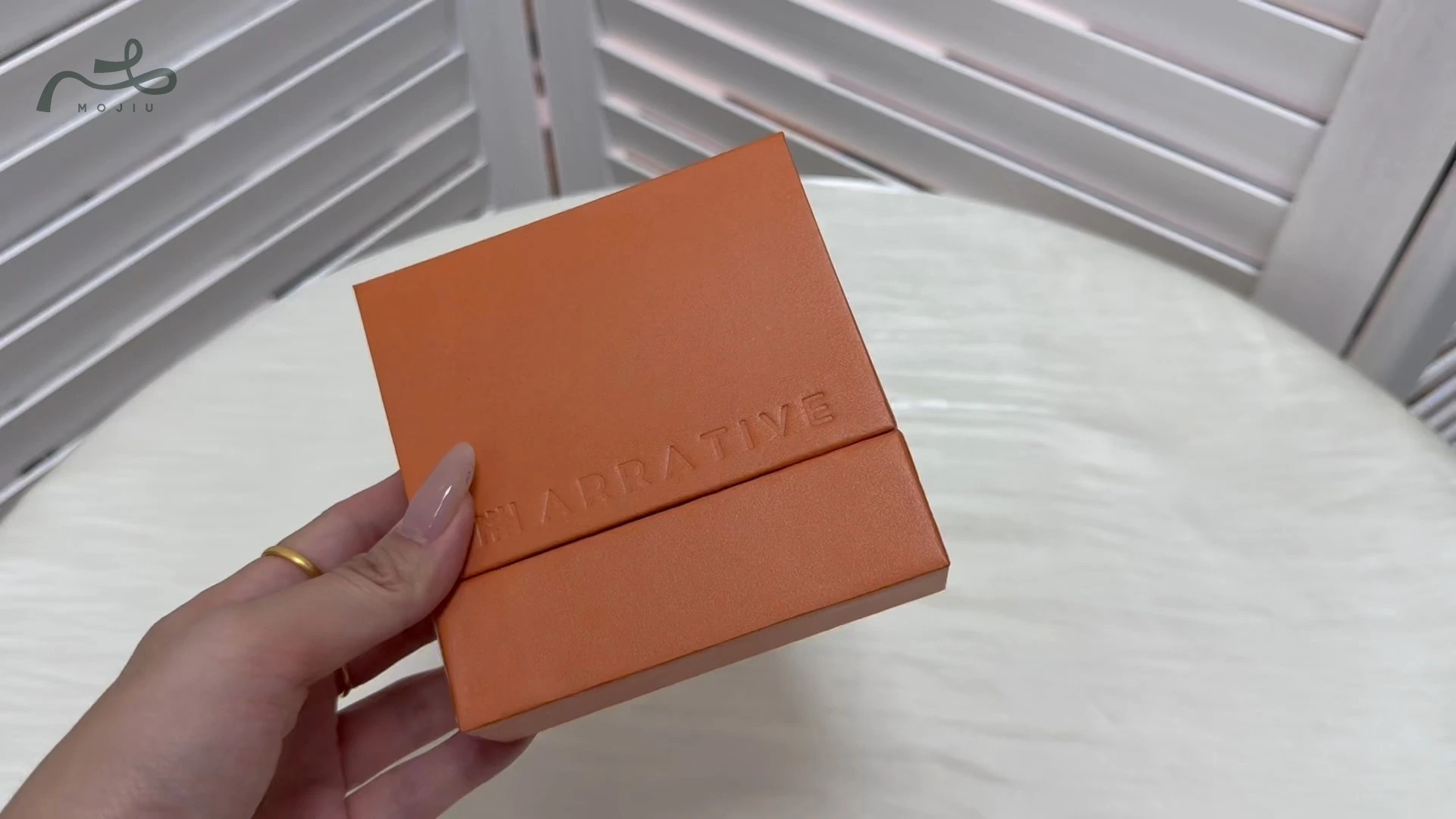 Exquisite Orange Embossed Jewelry Box with Green Microfiber Bag for Logo Customization 1