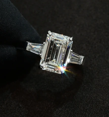 خاتم ألماس من ZKZ مخصص عالي الجودة من D VVS مقطوع بالزمرد من مختبر المجوهرات للنساء والرجال 1