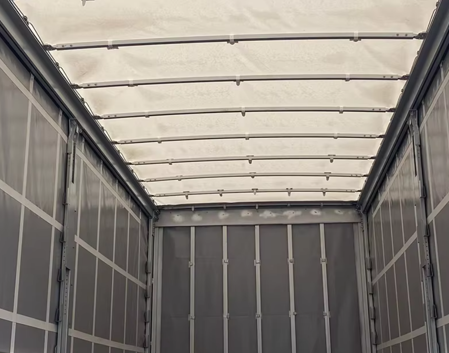 עבור איסוזו גיגה 4X2 240 כ"ס דיזל משאית כבדה חדשה עם הגה שמאלי צד וילון דלת מתגלגלת גדר מיכל מטען אחורי עמיד יעיל 2
