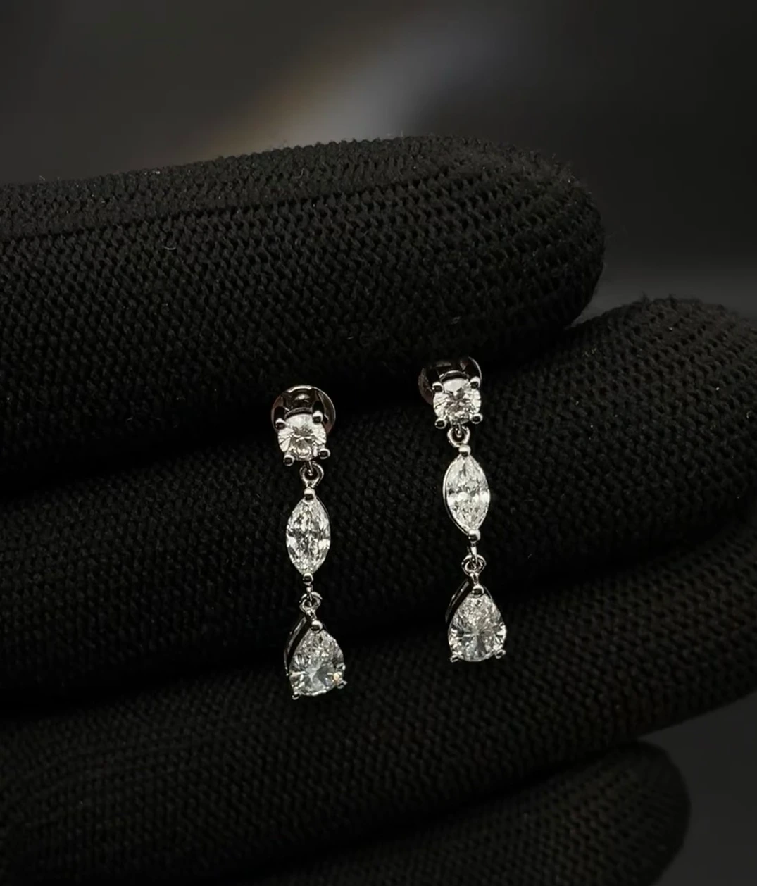 18K White Gold Luxury Classical Design High Quality Lab Grown Diamond Earrings With IGI Certified 1