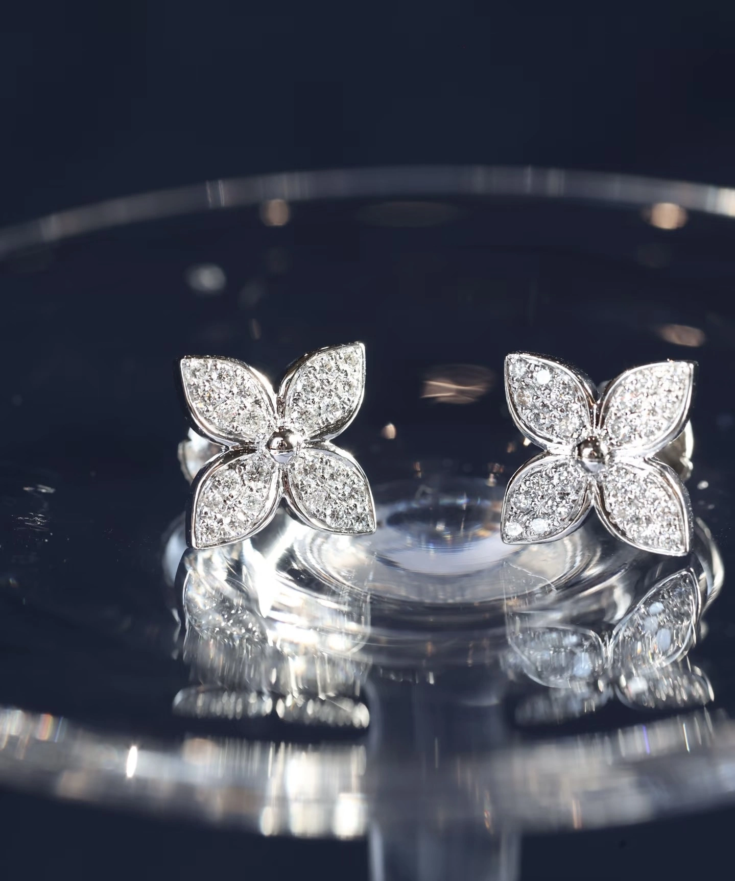 18k lab diamond earrings 1.88ct Round earrings Four-leaf clover diamond stud earrings 1