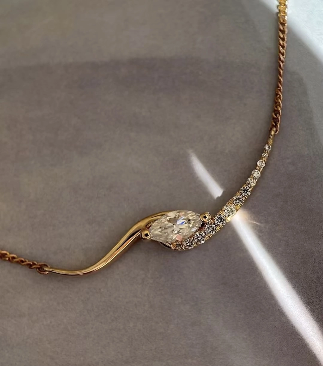 18K Lab Diamonds Bracelet 1.5ct Marquise Diamond Necklace With a small diamond necklace 1