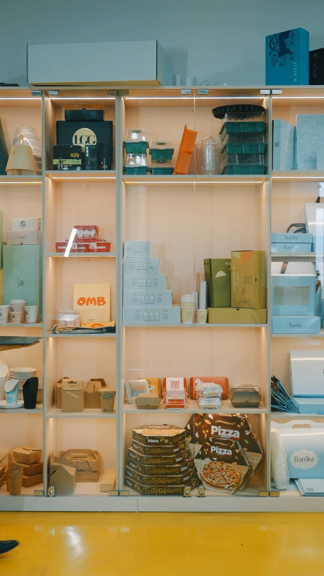 Caja de embalaje de comida desechable de tamaño personalizado para llevar, pollo frito, hamburguesa, papas fritas 1