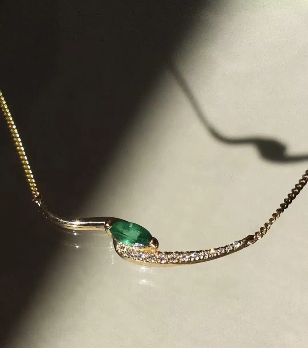 18K Lab Diamond Necklace 1.5ct Green Marquise diamond necklace with side stones with IGI certification 1