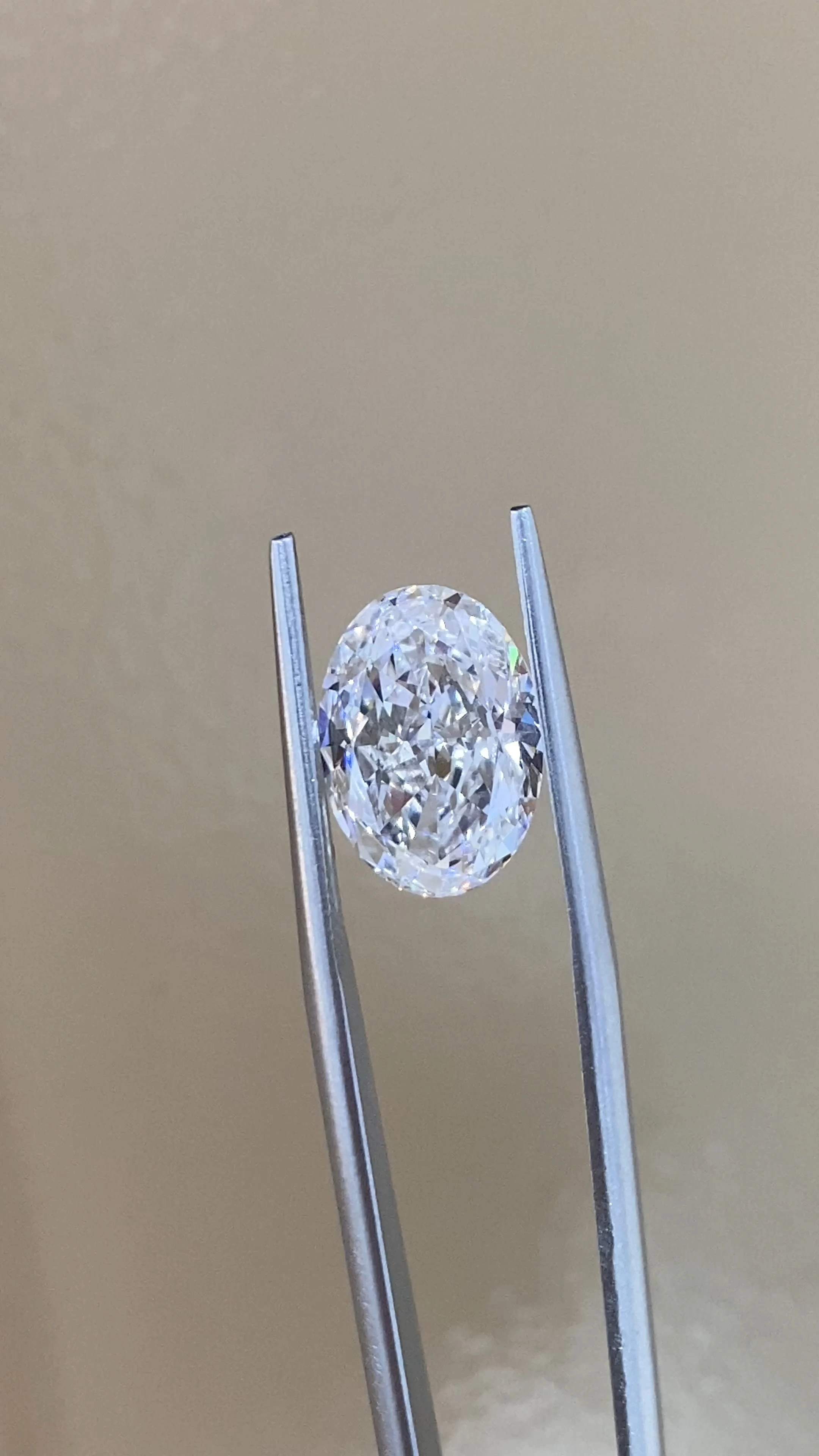 Oval-Cut E color VS1 Clarity Lab Grown Diamond 5.02ct With IGI Certificate 1