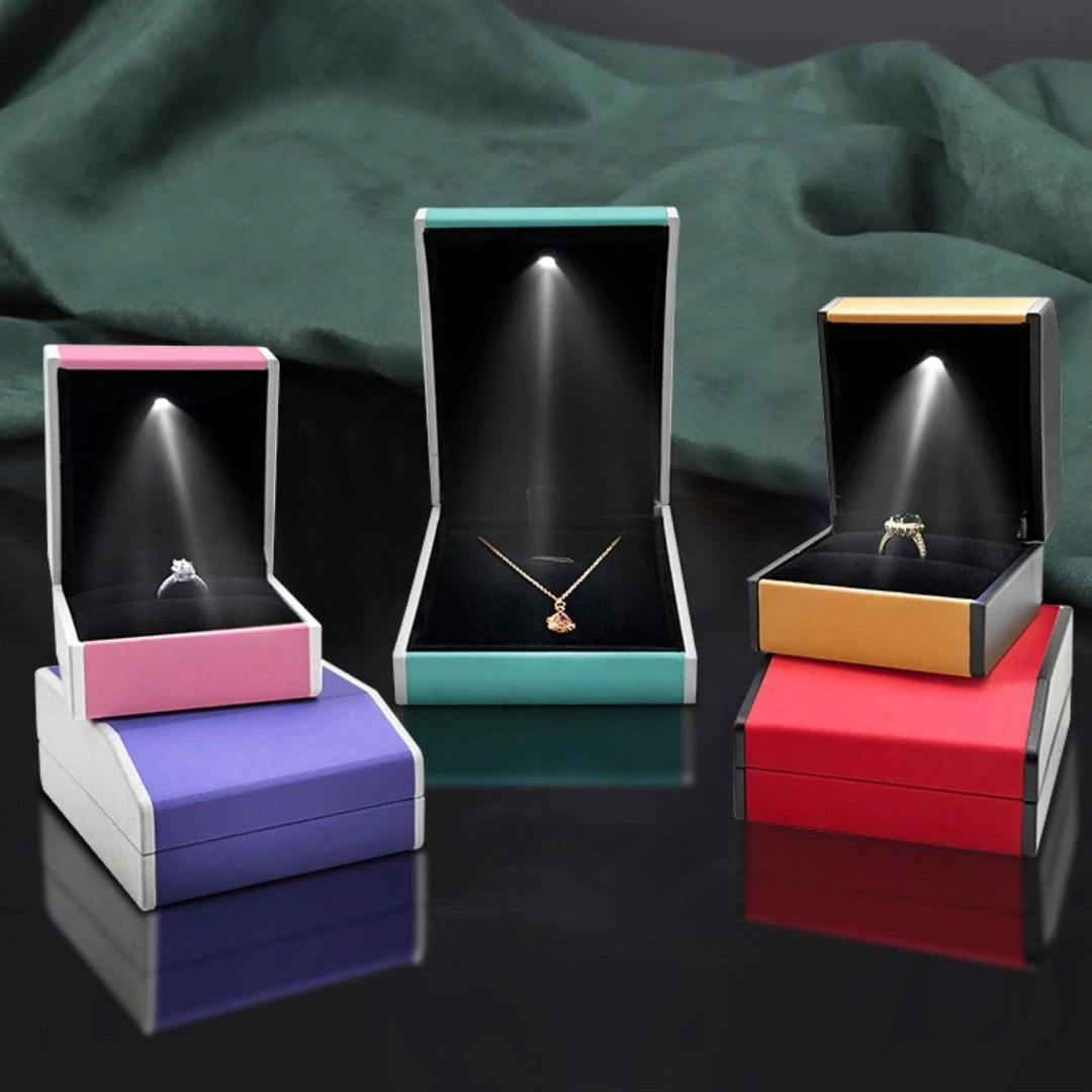 Coffret à bijoux haut de gamme à clapet avec lumières LED lumineuses 1