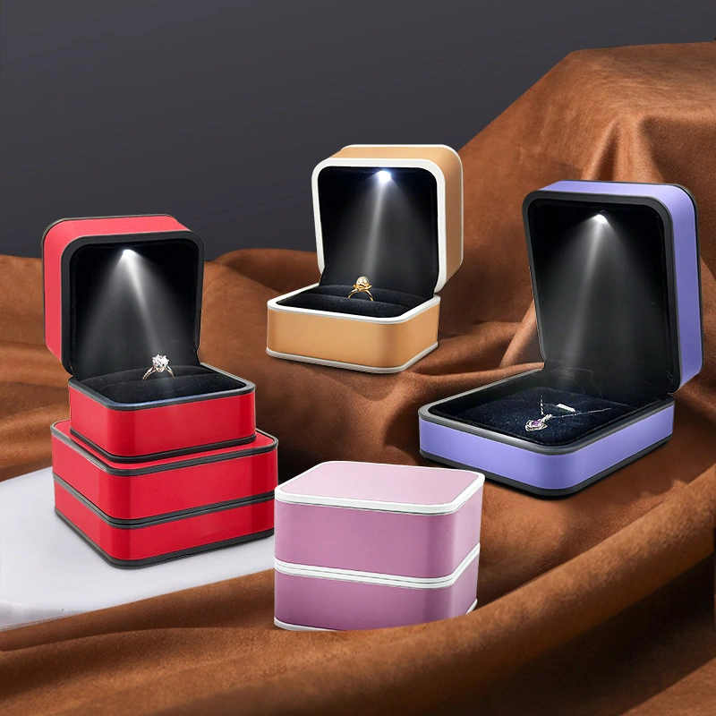 Elegante joyero creativo de PU con iluminación LED 1