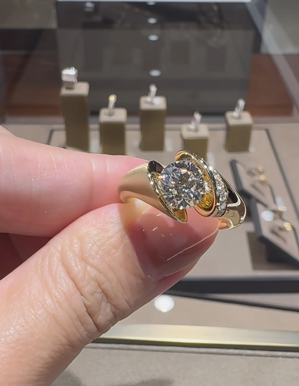 18K Lab Diamond Ring 2ct Round Retro ring With side stones IGI certification 1