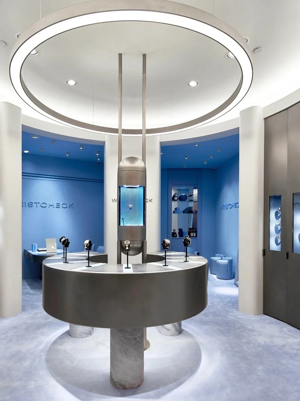 Vitrinas de relojes de alta gama a medida: Mejore el impacto de su marca minorista 1