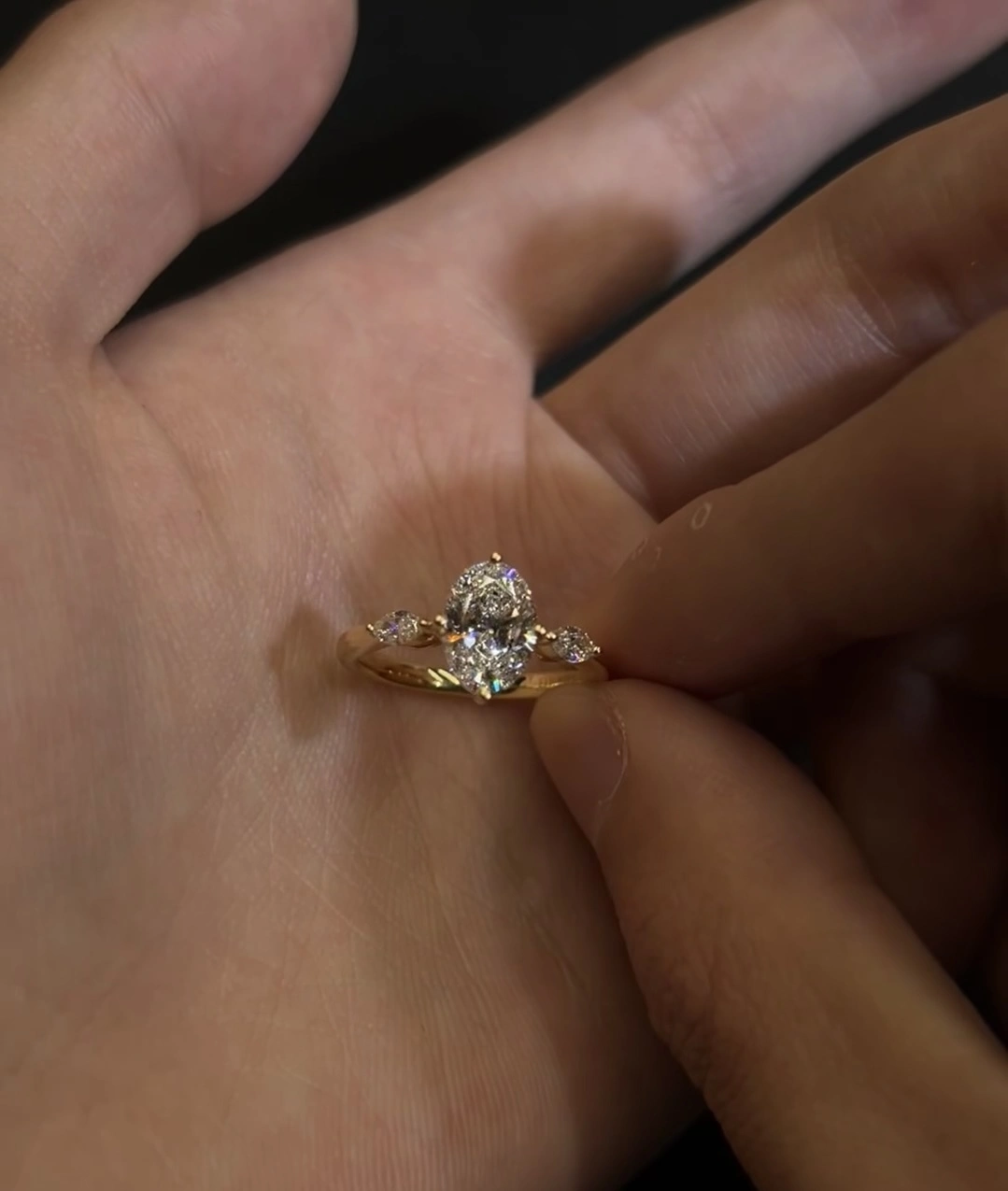 18K Lab Diamond Ring 1.58ct Oval Ring with side stone Customized engagement ring with IGI certification 1