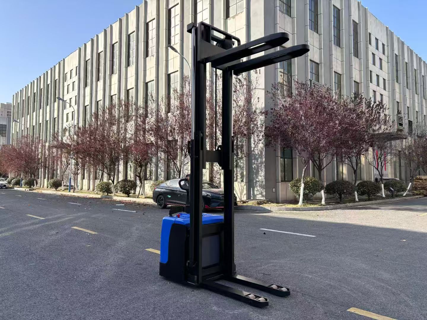 Vlift 2 ton counterbalanced electric stacker lifting height 4m（VS20） 2