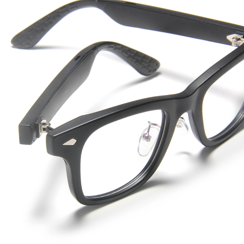 Умные очки в квадратной оправе — блокируют синий свет и имеют удобный дизайн для повседневного использования в офисе, а также оснащены беспроводным Bluetooth-усилителем звука. 1