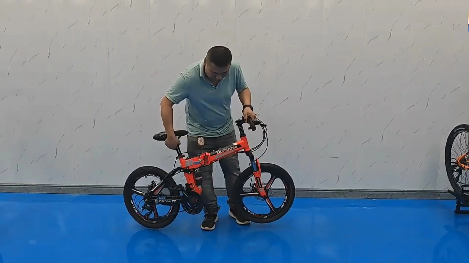 Factory Wholesale of Cheap Folding Mountain Bikes 26-inch24inch 21/24/27/30 Gears for Adults Students Outdoor Use Road I-bikes 1